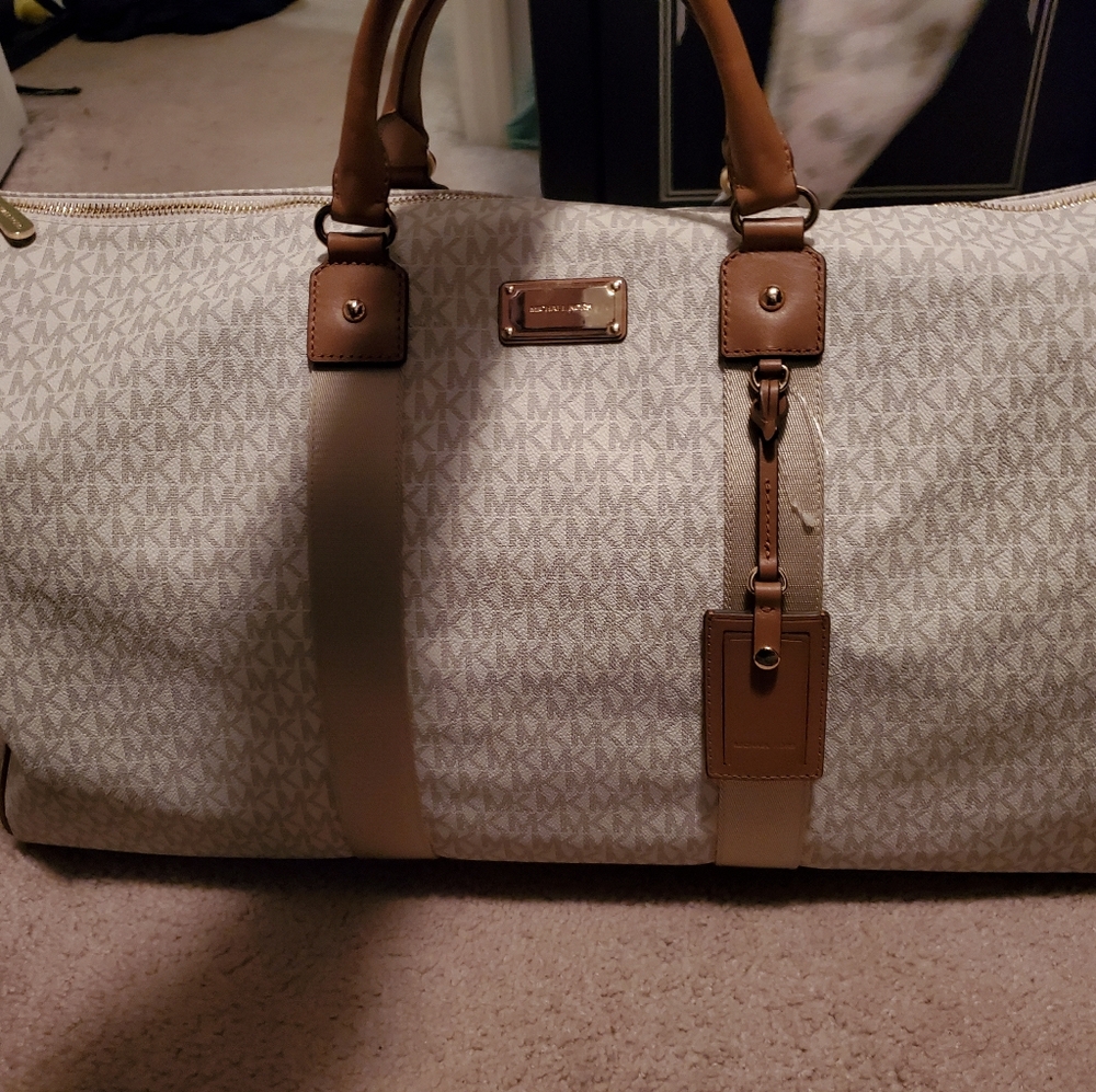 Michael kors duffle bag large